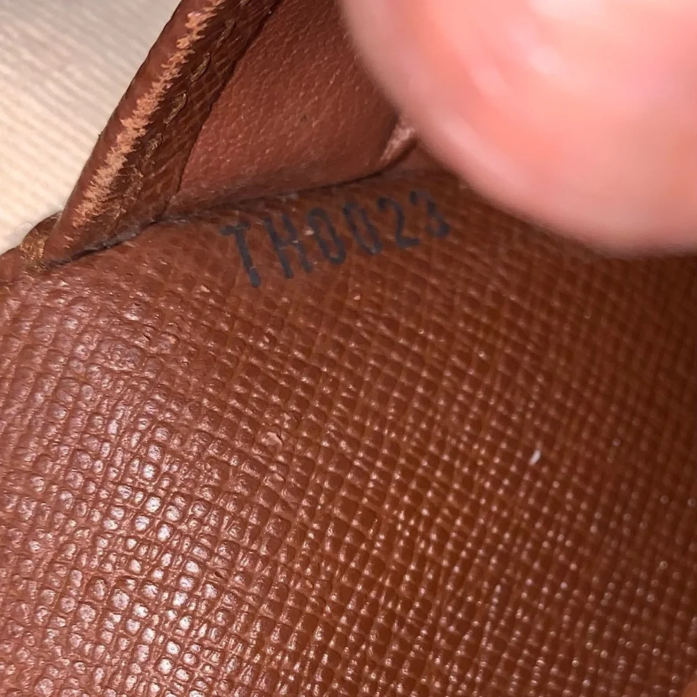 Louis Vuitton Portefeiulle Ellie’s Trifold Wallet - Picture 12 of 12